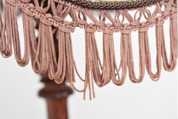 アジアンビンテージ　チーク材　オリエンタルな彫刻が存在感を放つフロアランプ　(R-087006)