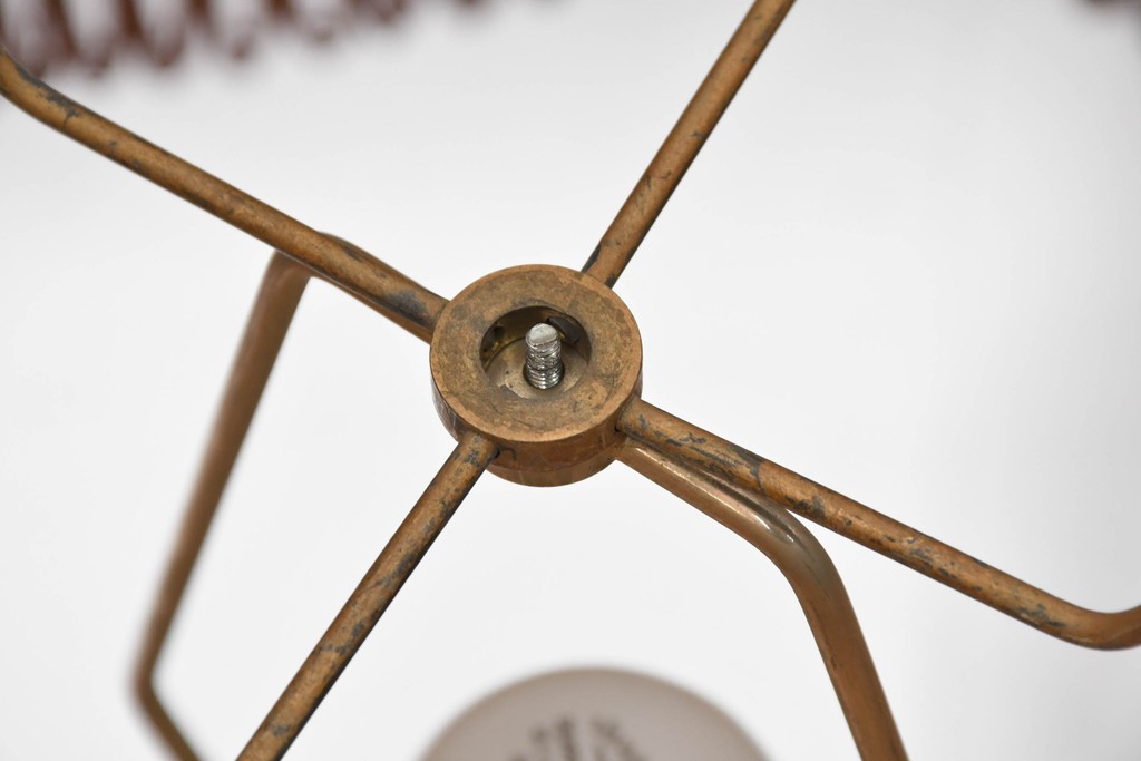 アジアンビンテージ　チーク材　オリエンタルな彫刻が存在感を放つフロアランプ　(R-087006)