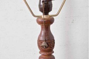 アジアンビンテージ　チーク材　オリエンタルな彫刻が存在感を放つフロアランプ　(R-087006)