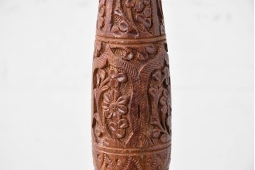 アジアンビンテージ　チーク材　オリエンタルな彫刻が存在感を放つフロアランプ　(R-087006)