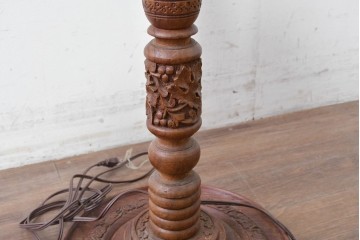 アジアンビンテージ　チーク材　オリエンタルな彫刻が存在感を放つフロアランプ　(R-087006)