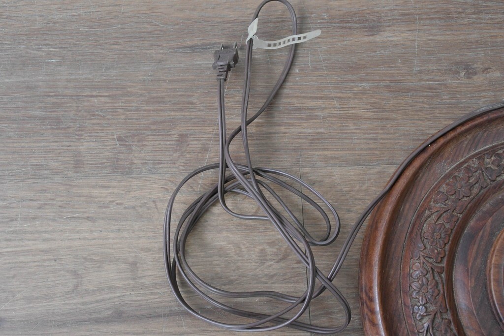 アジアンビンテージ　チーク材　オリエンタルな彫刻が存在感を放つフロアランプ　(R-087006)