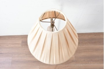 アメリカヴィンテージ　シンプルでクラシカルな佇まいのフロアスタンド　(R-087007)