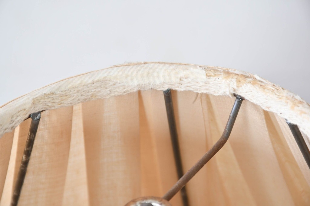 アメリカヴィンテージ　シンプルでクラシカルな佇まいのフロアスタンド　(R-087007)