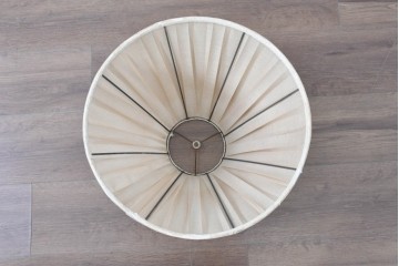 アメリカヴィンテージ　シンプルでクラシカルな佇まいのフロアスタンド　(R-087007)