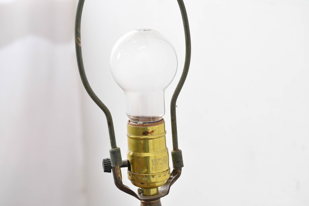 アメリカヴィンテージ　シンプルでクラシカルな佇まいのフロアスタンド　(R-087007)