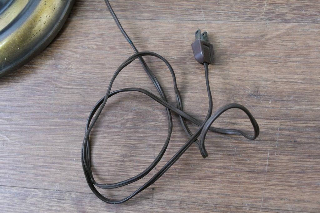 アメリカヴィンテージ　シンプルでクラシカルな佇まいのフロアスタンド　(R-087007)