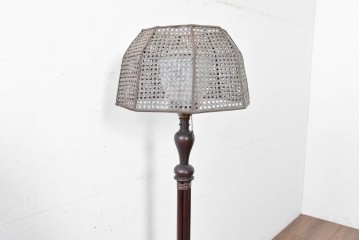 和製ヴィンテージ　希少デザイン　編み込みシェードが印象的なフロアスタンド　(R-087008)