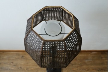 和製ヴィンテージ　希少デザイン　編み込みシェードが印象的なフロアスタンド　(R-087008)