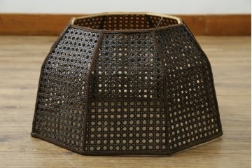 和製ヴィンテージ　希少デザイン　編み込みシェードが印象的なフロアスタンド　(R-087008)