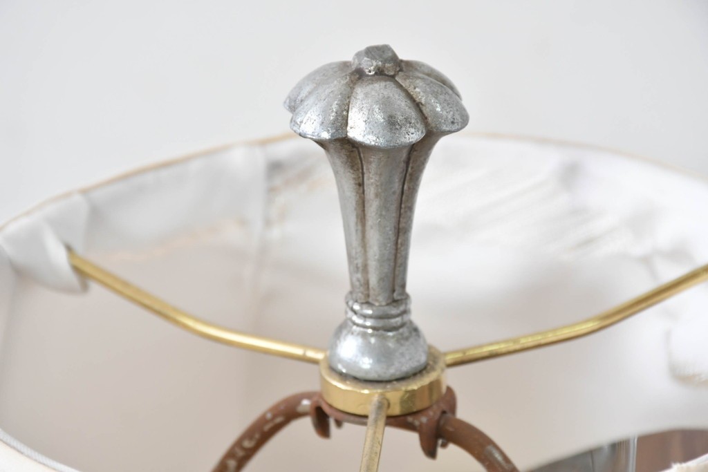 アメリカヴィンテージ　アールデコ　装飾的な支柱デザインが魅力のフロアスタンド　(R-087009)