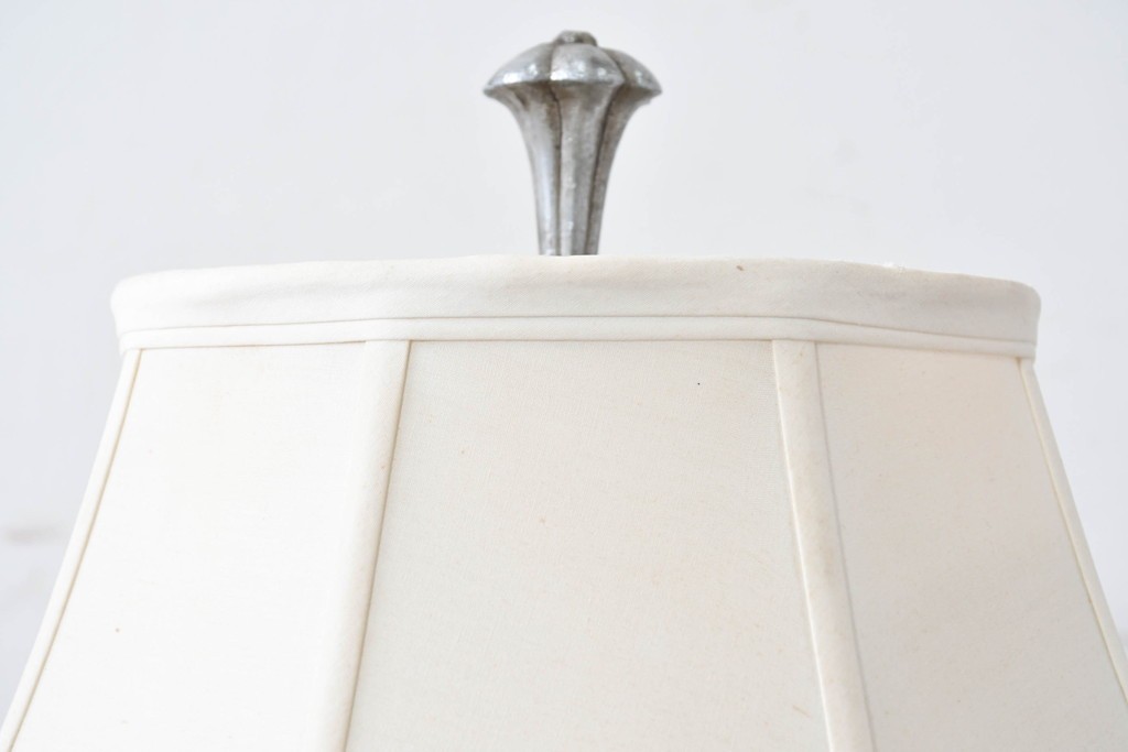 アメリカヴィンテージ　アールデコ　装飾的な支柱デザインが魅力のフロアスタンド　(R-087009)