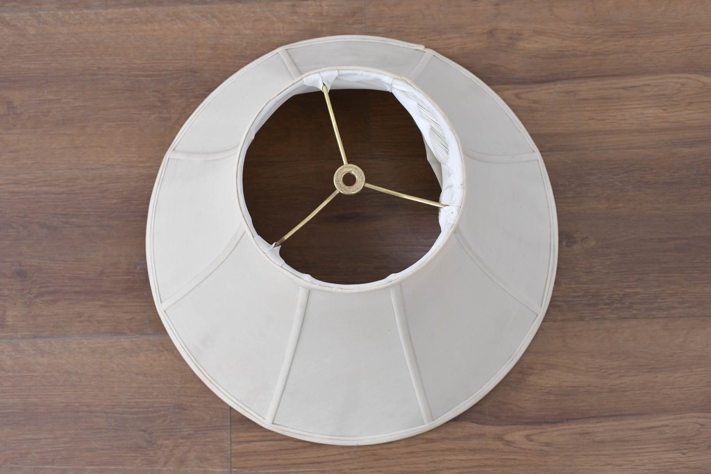 アメリカヴィンテージ　アールデコ　装飾的な支柱デザインが魅力のフロアスタンド　(R-087009)