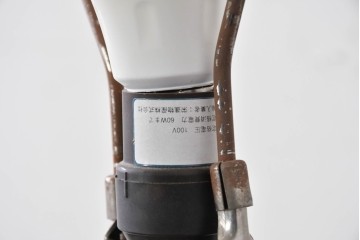 アメリカヴィンテージ　アールデコ　装飾的な支柱デザインが魅力のフロアスタンド　(R-087009)