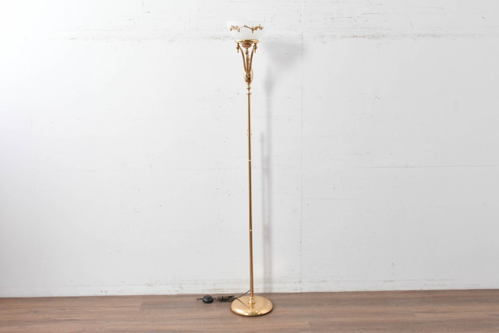 中古　YAMAGIWA(ヤマギワ)　優美な装飾が施されたフロアランプ　(R-087010)