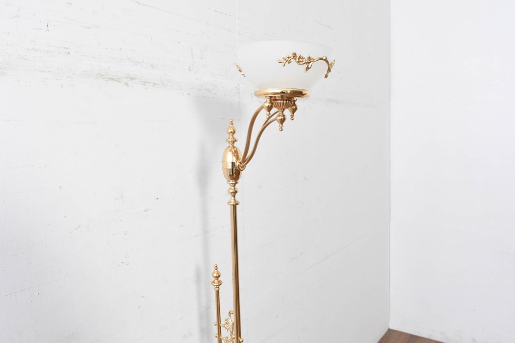 中古　YAMAGIWA(ヤマギワ)　優美な装飾が施されたフロアランプ　(R-087010)