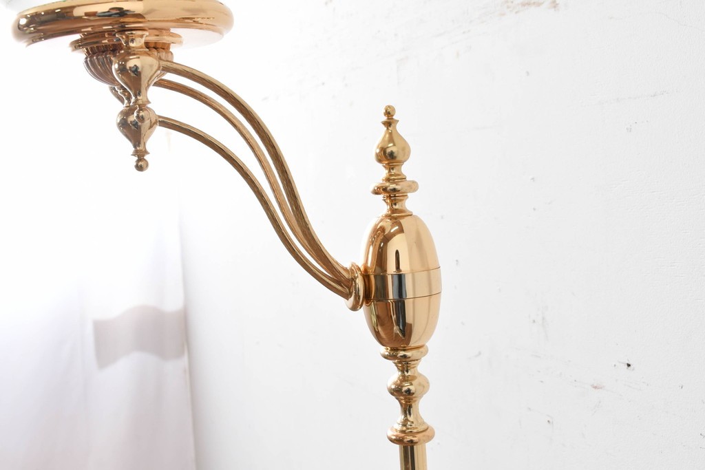 中古　YAMAGIWA(ヤマギワ)　優美な装飾が施されたフロアランプ　(R-087010)