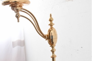 中古　YAMAGIWA(ヤマギワ)　優美な装飾が施されたフロアランプ　(R-087010)