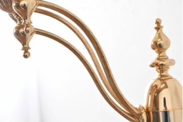 中古　YAMAGIWA(ヤマギワ)　優美な装飾が施されたフロアランプ　(R-087010)