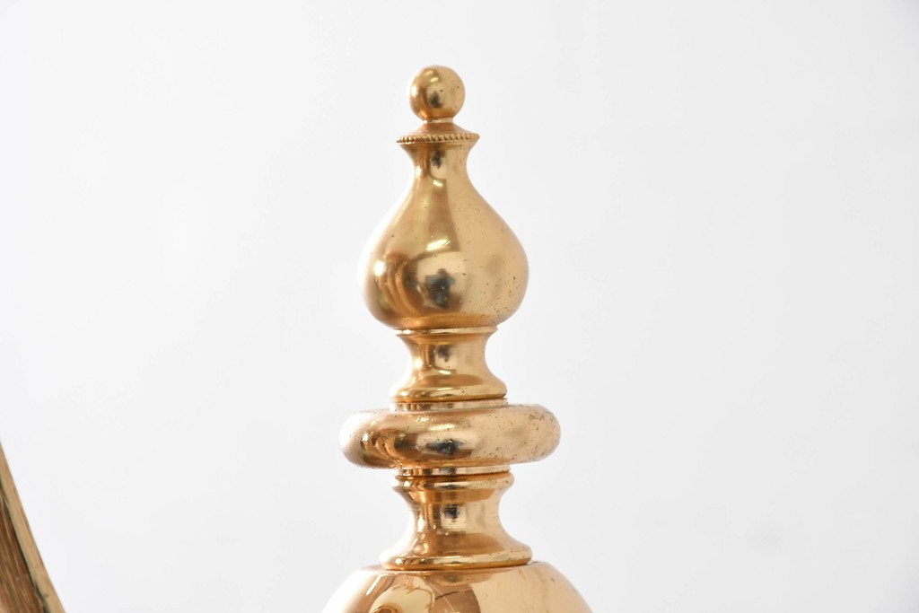 中古　YAMAGIWA(ヤマギワ)　優美な装飾が施されたフロアランプ　(R-087010)