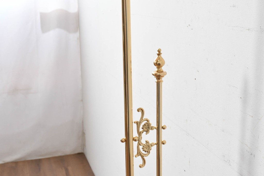 中古　YAMAGIWA(ヤマギワ)　優美な装飾が施されたフロアランプ　(R-087010)