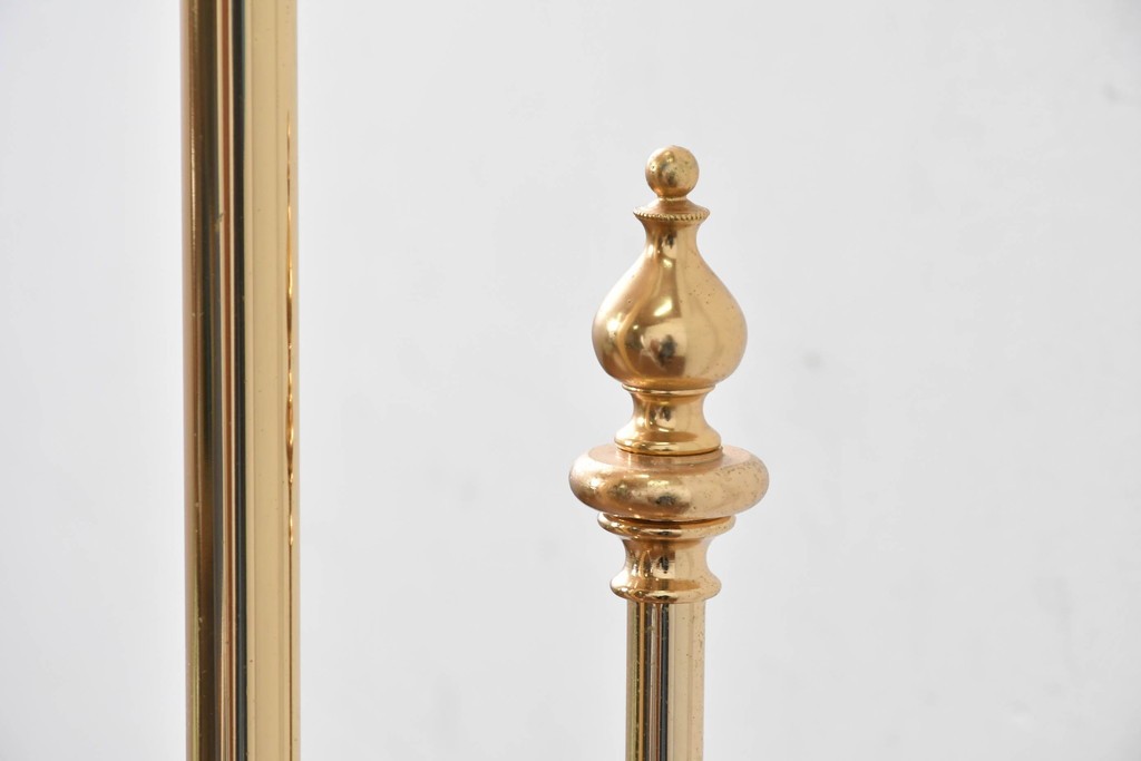 中古　YAMAGIWA(ヤマギワ)　優美な装飾が施されたフロアランプ　(R-087010)