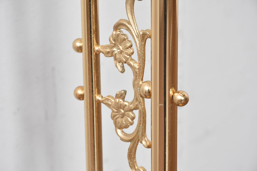 中古　YAMAGIWA(ヤマギワ)　優美な装飾が施されたフロアランプ　(R-087010)