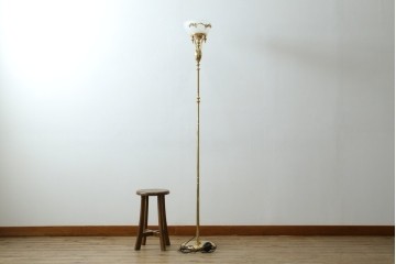 中古　YAMAGIWA(ヤマギワ)　優美な装飾が施されたフロアランプ　(R-087010)
