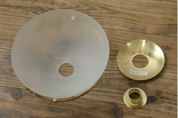 中古　YAMAGIWA(ヤマギワ)　優美な装飾が施されたフロアランプ　(R-087010)