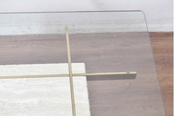 中古　イタリア高級家具ブランド　Artedi(アルディ)　石材ベースと十字フレームが特徴的なガラストップローテーブル　(R-087011)