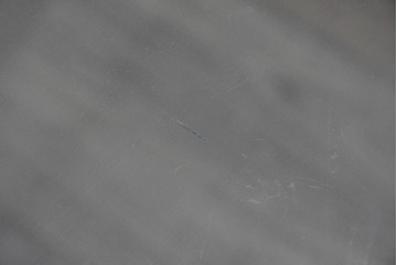 中古　イタリア高級家具ブランド　Artedi(アルディ)　石材ベースと十字フレームが特徴的なガラストップローテーブル　(R-087011)