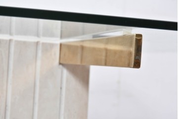 中古　イタリア高級家具ブランド　Artedi(アルディ)　石材ベースと十字フレームが特徴的なガラストップローテーブル　(R-087011)