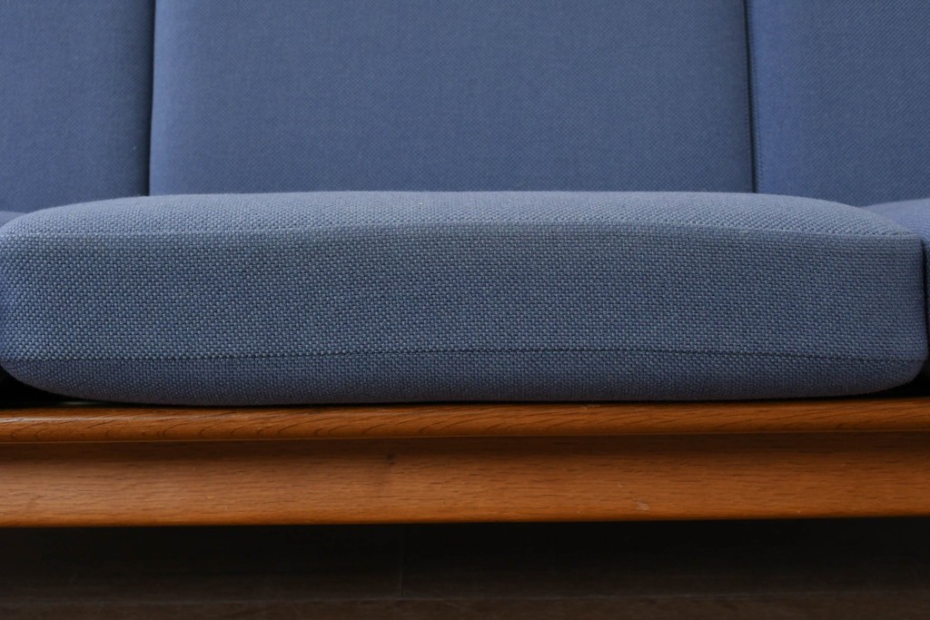 デンマークヴィンテージ　希少!!　GETAMA(ゲタマ)　ILLUMS BOLIGHUS(イルムス・ボリフス)　HAKUHAN MOKUZAI(白半木材)　Hans J. Wegner(ハンス・J・ウェグナー)　GE290　3人掛けソファ　(R-087012)