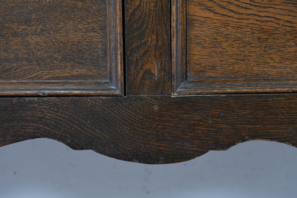 イギリスアンティーク　オーク材　引き出し付きカップボード　(R-087014)