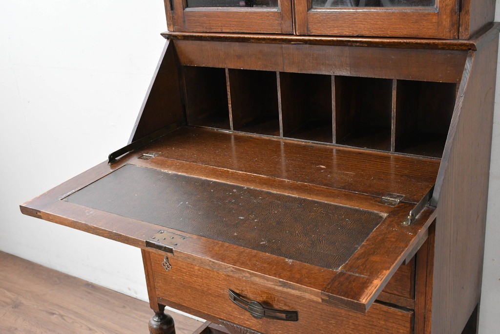 イギリスアンティーク　オーク材　小振りなビューローブックケース　(R-087015)