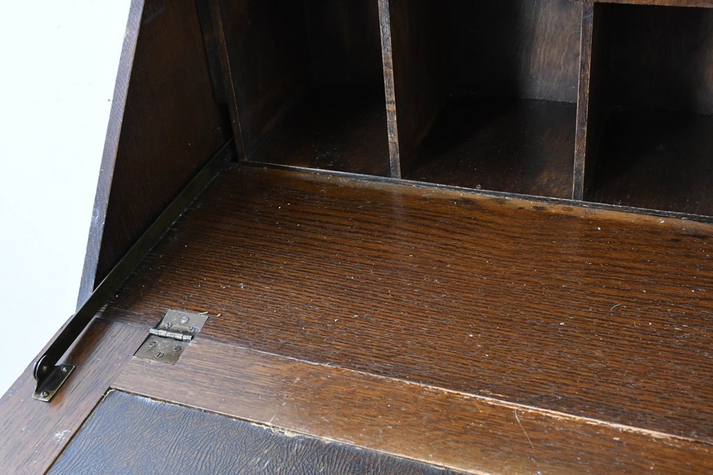 イギリスアンティーク　オーク材　小振りなビューローブックケース　(R-087015)