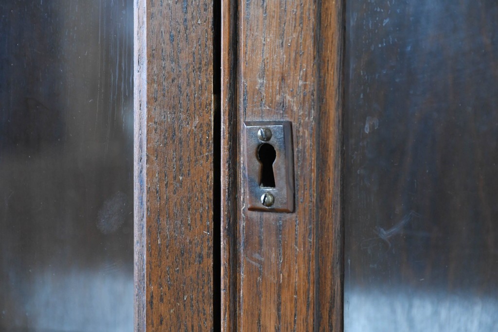 イギリスアンティーク　オーク材　小振りなビューローブックケース　(R-087015)