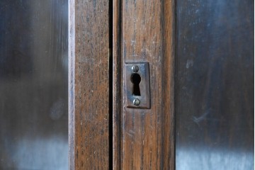 イギリスアンティーク　オーク材　小振りなビューローブックケース　(R-087015)