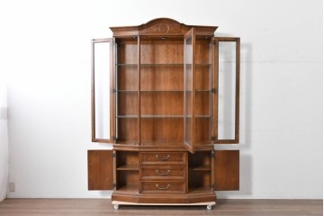 中古　美品　DREXEL HERITAGE(ドレクセルヘリテイジ)　TRYON MANOR(トライオンメナー)　格調高い照明付きキャビネット　(R-087016)
