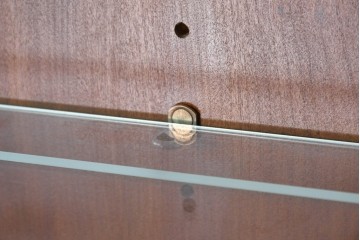 中古　美品　DREXEL HERITAGE(ドレクセルヘリテイジ)　TRYON MANOR(トライオンメナー)　格調高い照明付きキャビネット　(R-087016)