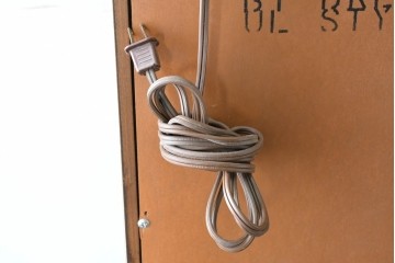 中古　美品　DREXEL HERITAGE(ドレクセルヘリテイジ)　TRYON MANOR(トライオンメナー)　格調高い照明付きキャビネット　(R-087016)