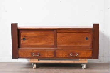 和製ヴィンテージ　両端の力強い柱状の意匠がアクセントの引き出し付き置き床　(R-087017)