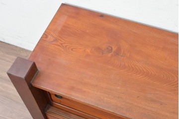 和製ヴィンテージ　両端の力強い柱状の意匠がアクセントの引き出し付き置き床　(R-087017)