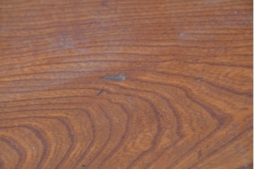 和製ヴィンテージ　両端の力強い柱状の意匠がアクセントの引き出し付き置き床　(R-087017)