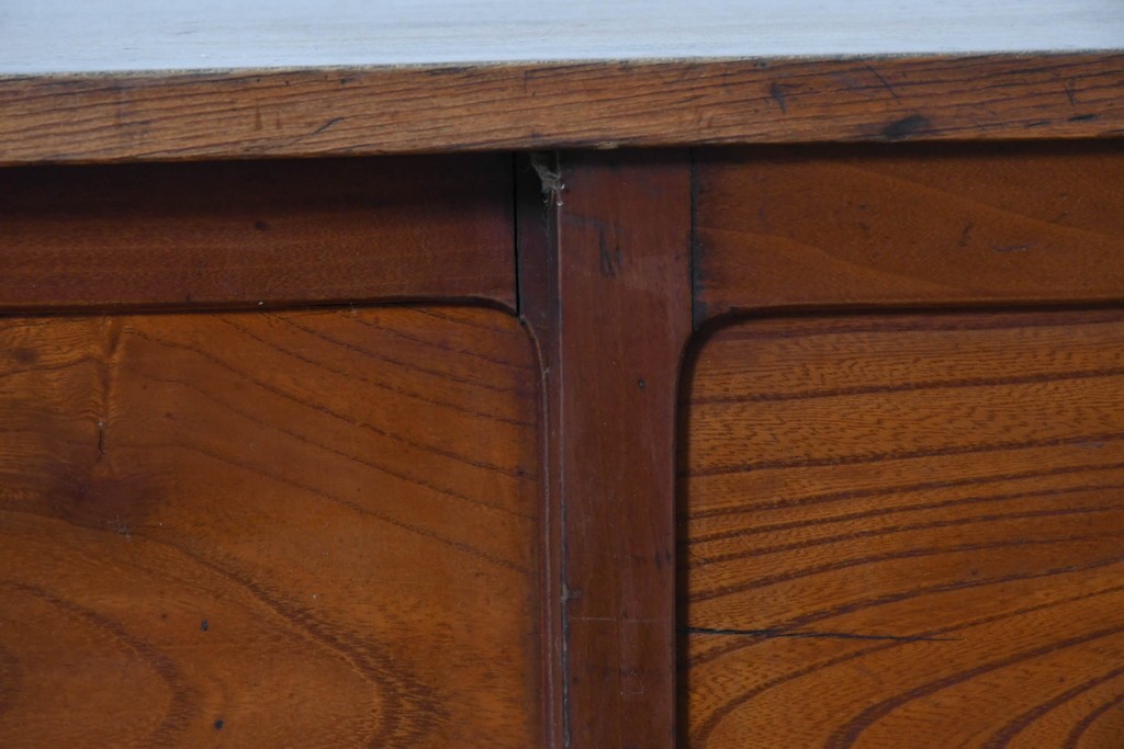 和製ヴィンテージ　両端の力強い柱状の意匠がアクセントの引き出し付き置き床　(R-087017)