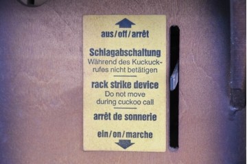 中古　美品　REUGE(リュージュ)　スイス製オルゴール付き　シャレーデザインの鳩時計　(R-087018)