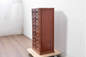 和製ヴィンテージ　花梨(カリン)材　引き出し12杯のサイドチェスト　(R-087019)