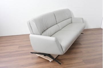 中古　IDC大塚家具取り扱い　himolla(ヒモラ)　ハーゲン　model.9805　総革張りの3人掛けソファ　定価約49万円　(R-087020)