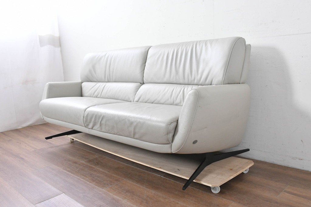 中古　IDC大塚家具取り扱い　himolla(ヒモラ)　ハーゲン　model.9805　総革張りの3人掛けソファ　定価約49万円　(R-087020)