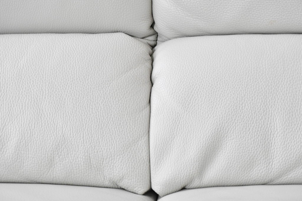 中古　IDC大塚家具取り扱い　himolla(ヒモラ)　ハーゲン　model.9805　総革張りの3人掛けソファ　定価約49万円　(R-087020)